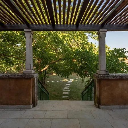 Liberat And Foska, A Private Nature Oasis, Ideal For Large Groups