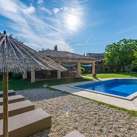 Liberat And Foska, A Private Nature Oasis, Ideal For Large Groups Sivati